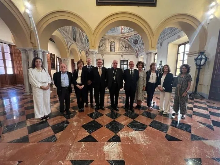 Presentación de la Asociación al Arzobispo de Sevilla